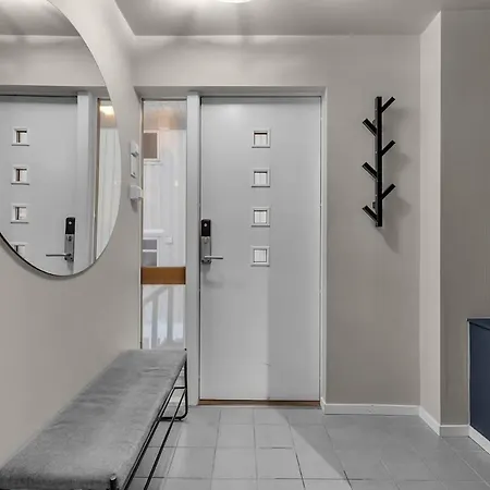 Center - Renovated 2-bedroom Lägenhet Tromsø