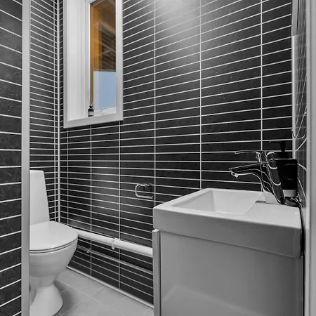 Lägenhet Center - Renovated 2-bedroom *